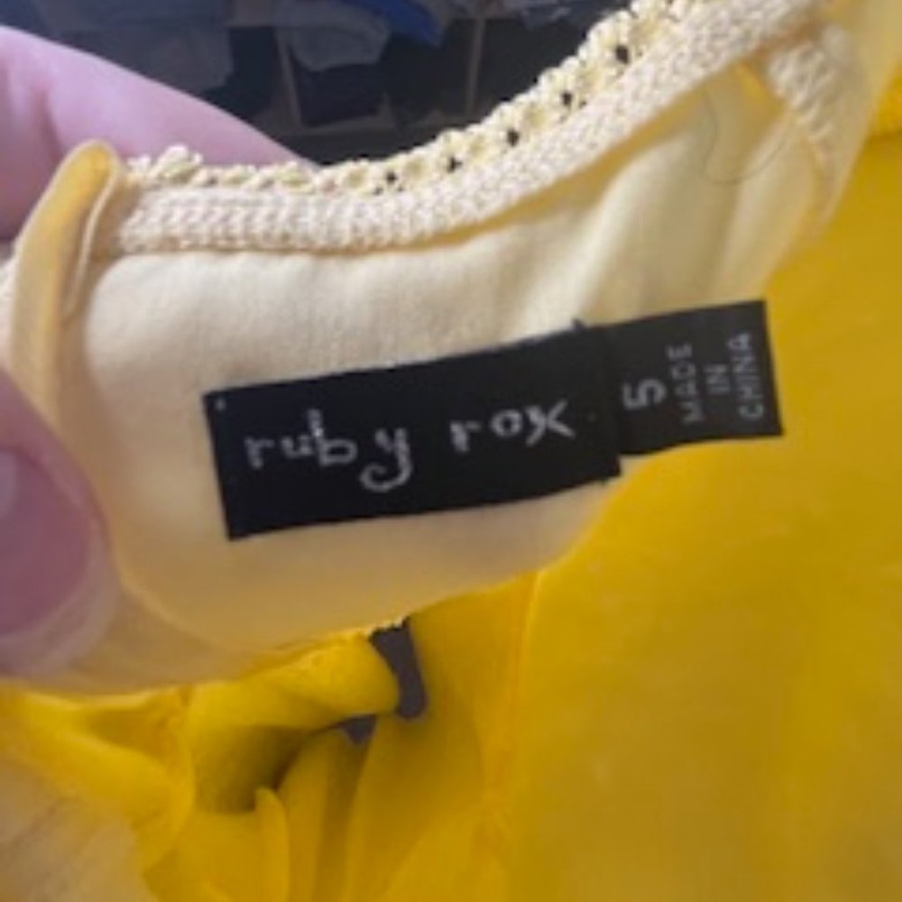 Size 5 Yellow Ruby Rox - Picture 4 of 4